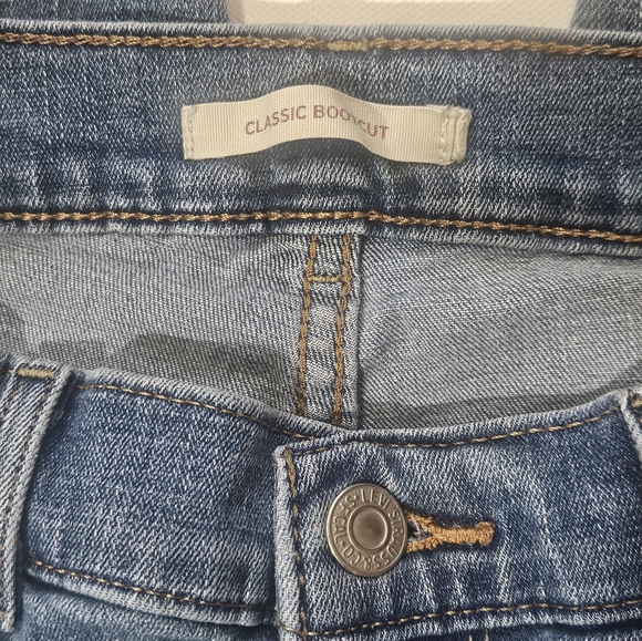 Levis Classic Bootcut Jeans Womens Size 31x32 Blue Denim - Picture 6 of 7